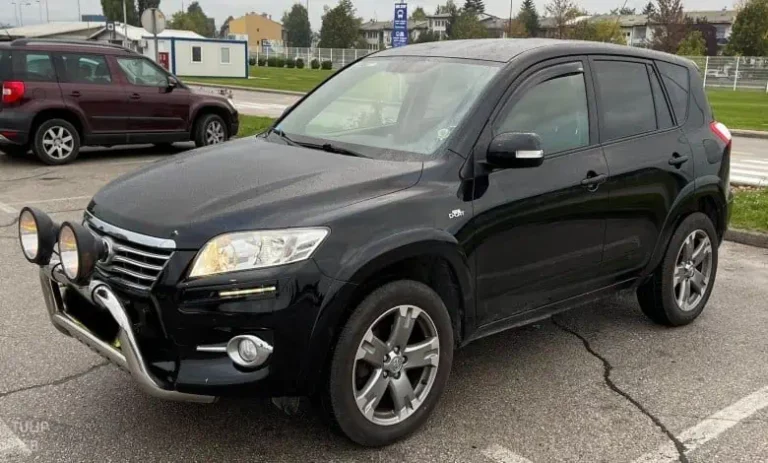 سكراب راف4 في الكويتRav4 spare parts خدمة توصيل 24 ساعة