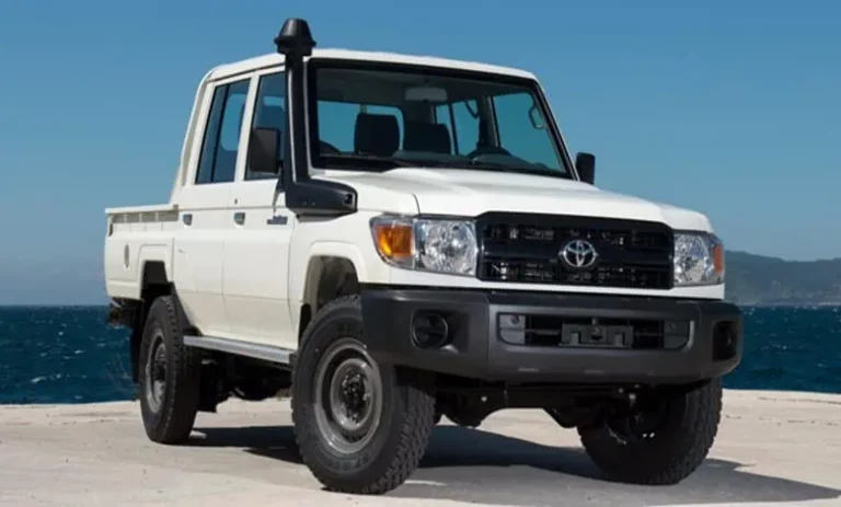 قطع غيار لاندكروزر بيك أب في الكويت سكراب تويوتا Landcruiser pickup خدمة توصيل 24 ساعة